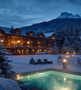 уксозен СПА хотел в Банско с външен басейн и гледка към Пирин планина през зимата