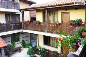 Kadeva House - "Pazhoko""