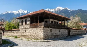 Велянова къща в Банско – автентична възрожденска архитектура със стенописи и скривалища.